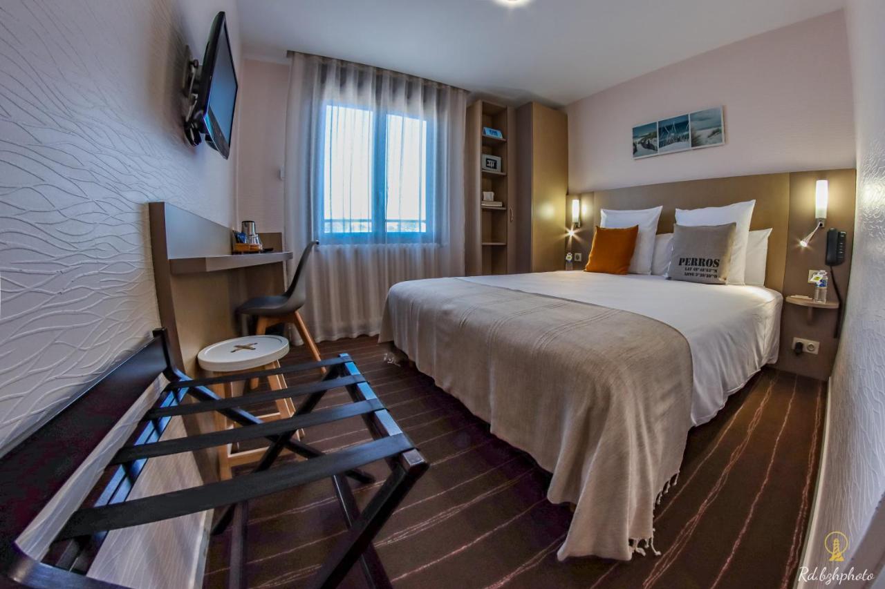 Logis Hotel Du Parc Перос-Гирек Екстериор снимка