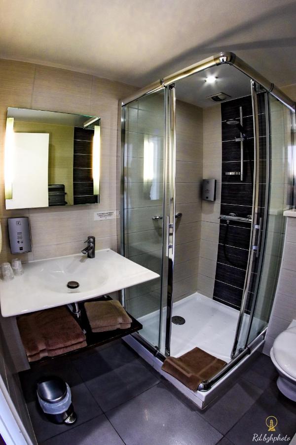 Logis Hotel Du Parc Перос-Гирек Екстериор снимка