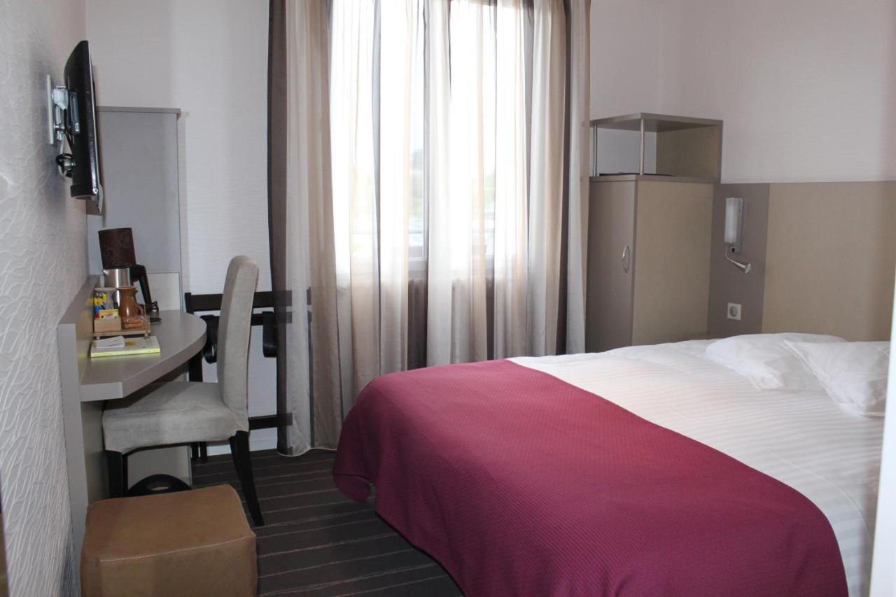 Logis Hotel Du Parc Перос-Гирек Екстериор снимка
