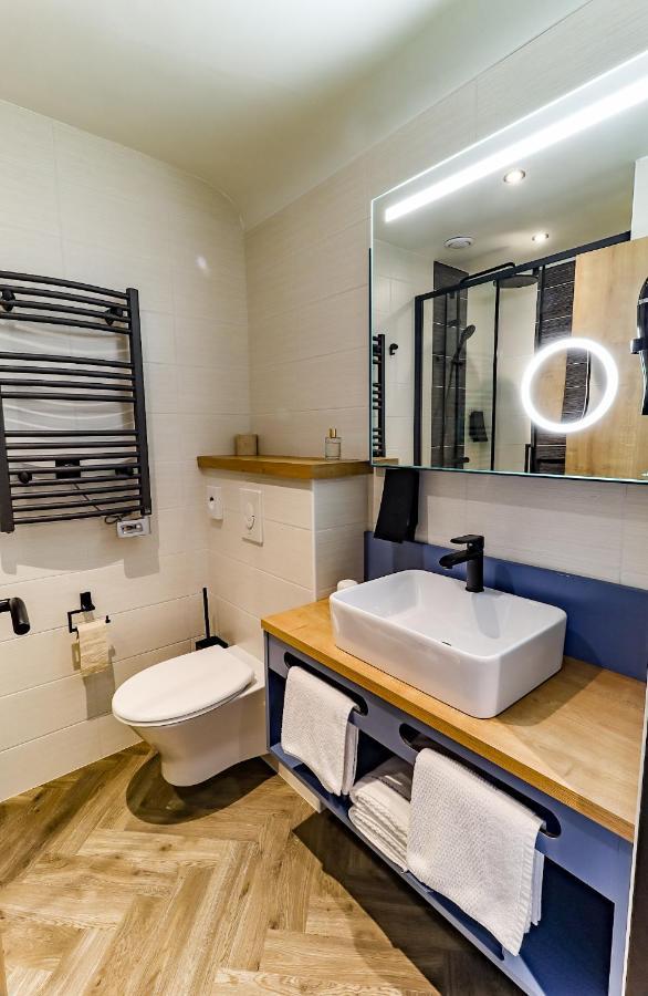 Logis Hotel Du Parc Перос-Гирек Екстериор снимка
